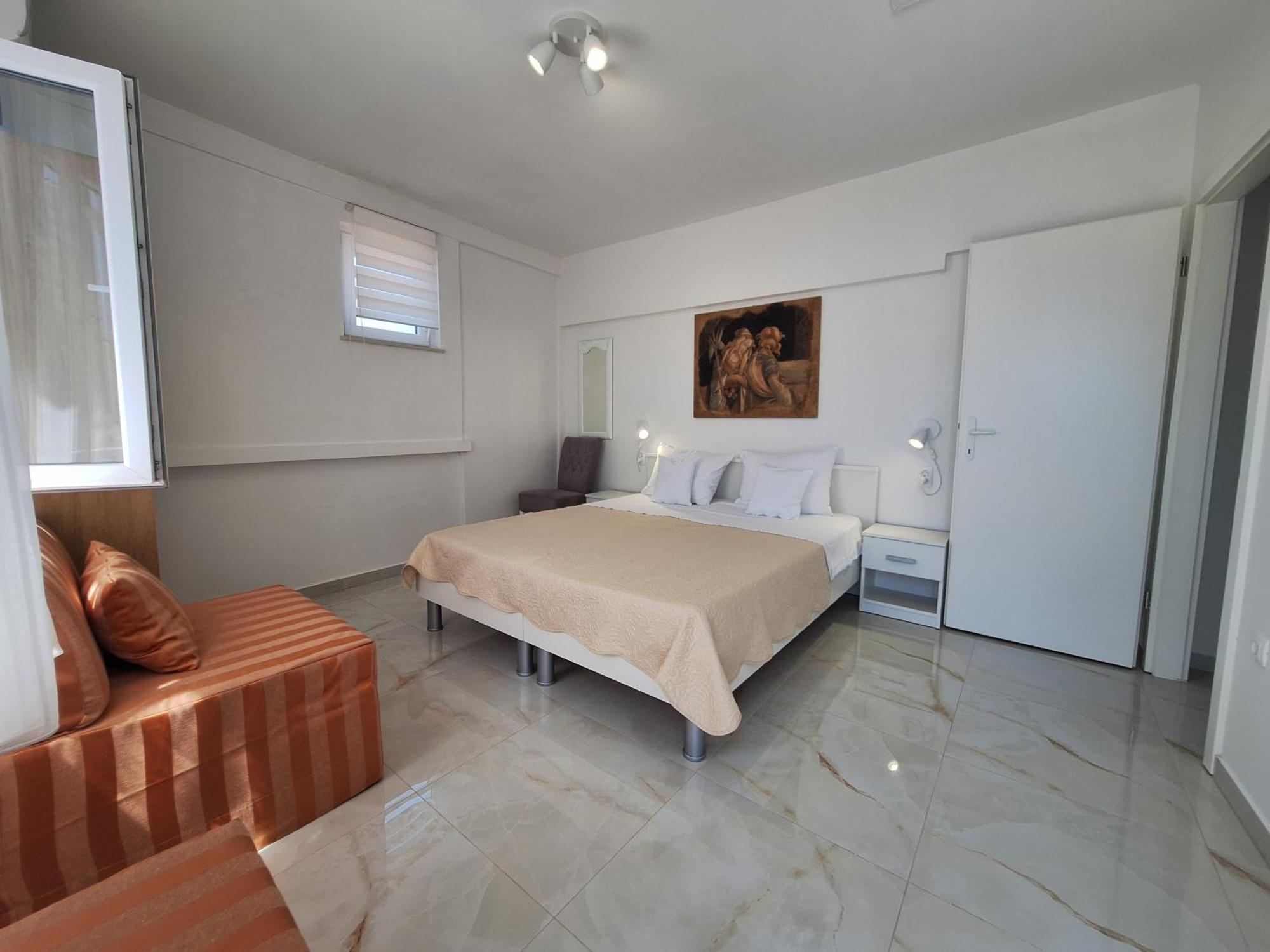 Graciela Perfect Location Gradac